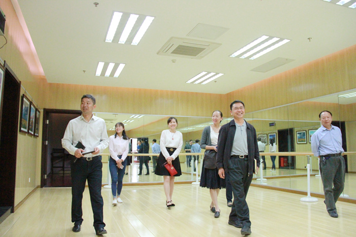 我校工会赴中国石油大学交流学习