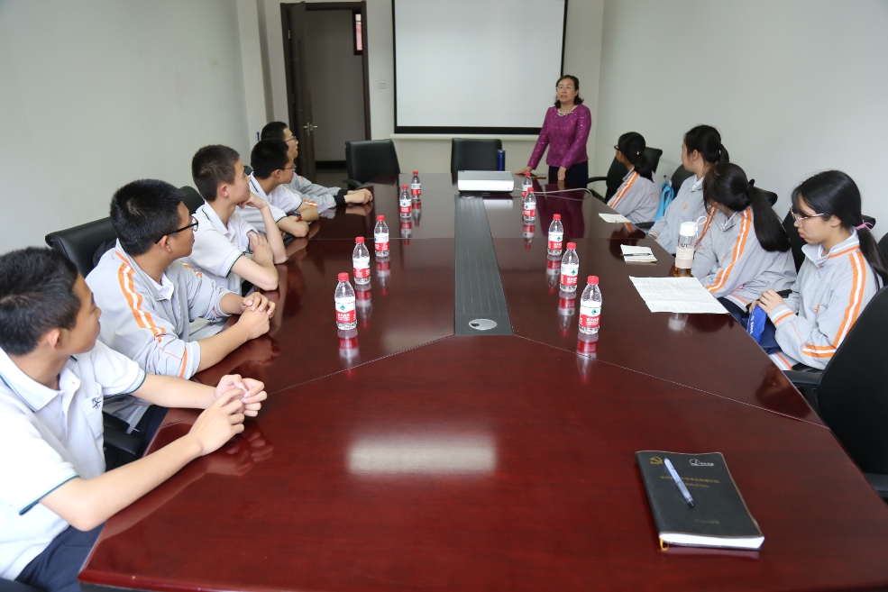 ����ѧУѧ������������ԴѧԺ���и�У��ʦְҵ����