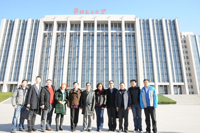             ��У���Ϻ����Ŵ�ѧ��չ���齻��� 
    